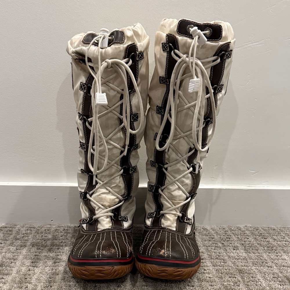 Pajar Embroidered Patch with Red and Blue Accents